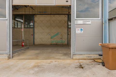 L'establiment comercial a Modugno, Bari, Modugno - € 4.000.000 | Ref: 12060/2026 - foto 32