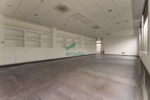L'establiment comercial a Modugno, Bari, Modugno - € 4.000.000 | Ref: 12060/2026 - foto 44