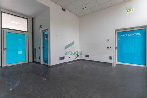 L'establiment comercial a Modugno, Bari, Modugno - € 4.000.000 | Ref: 12060/2026 - foto 47