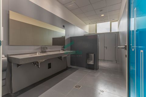 L'establiment comercial a Modugno, Bari, Modugno - € 4.000.000 | Ref: 12060/2026 - foto 49