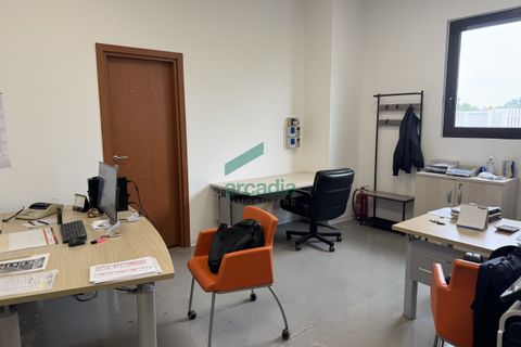 L'establiment comercial a Modugno, Bari, Modugno - € 1.100/mes | Ref: 12053/2026 - foto 7