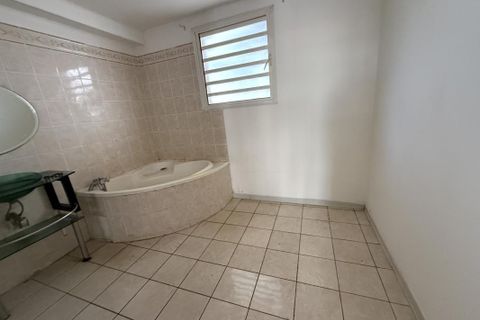 Villa a Saint-Denis, La Reunion, Saint-Denis - € 400.000 | Ref: MV284 - foto 17
