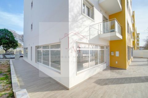 Erhvervsejendom i Carcavelos, Lisbon, Carcavelos - € 285.000 | Ref: loja2577.lote9.517C - foto 2