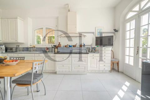 Villa i Marseille, Bouches-du-Rhone, Marseille - € 1 290 000 | Ref: getkey_u_535080863 - foto 8