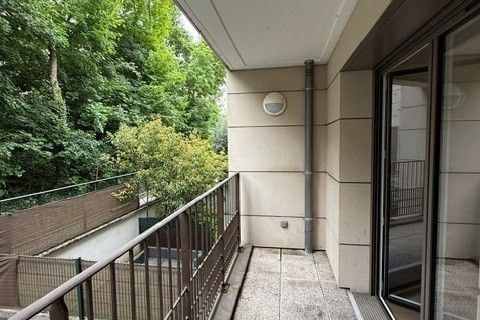 Leilighet i Chaville, Hauts-de-Seine, Chaville - € 575 000 | Ref: T4-CHAVILLE-A102-IMMEUBLE-RECENT - foto 2