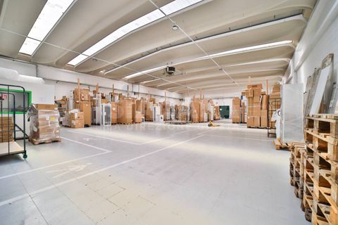 L'establiment comercial a Arcore, Monza and Brianza, Arcore - € 3.500/mes | Ref: CAP.ARCORE-TS3500A - foto 3