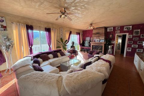 Villa a Castalla, Alicante, Castalla - € 449.995 | Ref: 9034 JJ7244 - foto 5