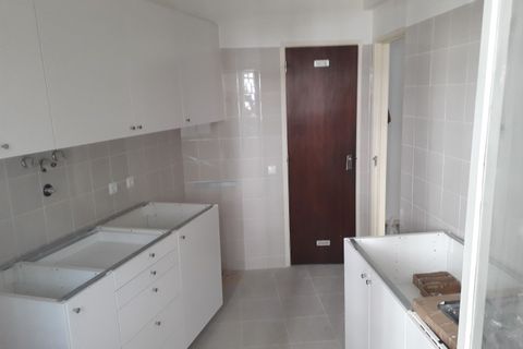 Apartament a Carnaxide, Lisbon, Carnaxide - € 1.000/mes | Ref: 5744 - foto 2