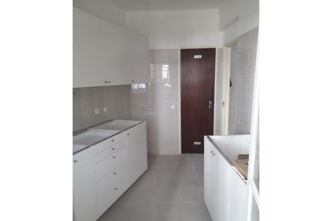 Apartament a Carnaxide, Lisbon, Carnaxide - € 1.000/mes | Ref: 5744 - foto 3