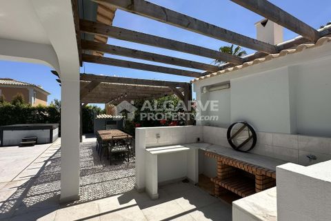 Villa i Almancil, Faro, Almancil - € 1.250.000 | Ref: V268971J - foto 9