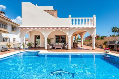 Villa a Fuengirola, Malaga, Fuengirola - € 1.390.000 | Ref: R5384209 - foto 4