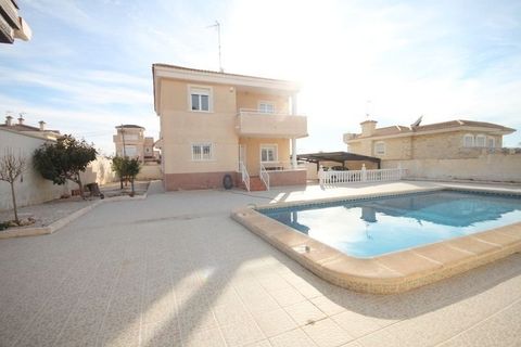 Villa a Torrevieja, Alicante, Torrevieja - € 620.000 | Ref: Ref-FBU10285 - foto 2