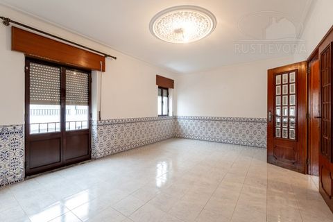 Villa in Evora, Evora, Evora - € 1,200/month | Ref: 2412 - photo 1