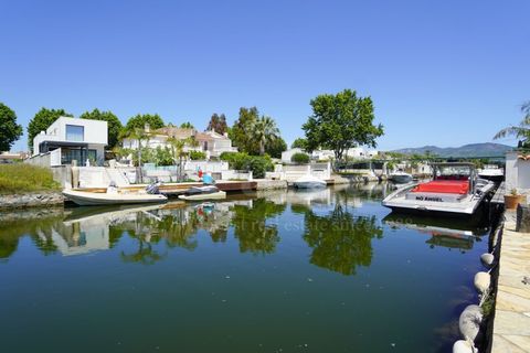 Villa i Empuriabrava, Gerona, Empuriabrava - € 675.000 | Ref: 095 - foto 3