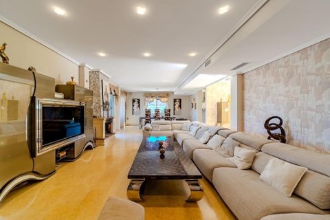 Villa a Torrevieja, Alicante, Torrevieja - € 1.170.000 | Ref: 35671 - foto 3
