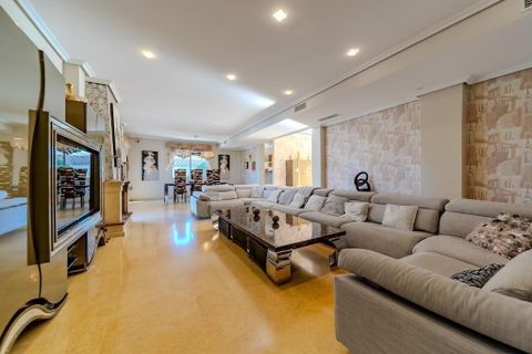 Villa a Torrevieja, Alicante, Torrevieja - € 1.170.000 | Ref: 35671 - foto 4