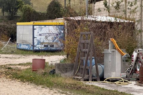 Propriedade comercial em Fermo, Fermo, Fermo - € 300.000 | Ref: AQ23 - foto 8