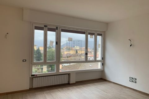 Apartament a Lucca, Lucca, Lucca - € 1.000/mes | Ref: AF01968 - foto 2