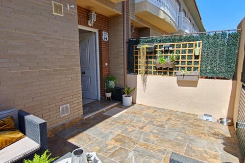 Terraced house in San Antonio De Benageber, Valencia - photo 4