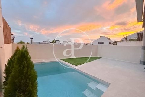 Villa a La Moraleja, Madrid, La Moraleja - € 2.400.000 | Ref: VMN2605009 - foto 2