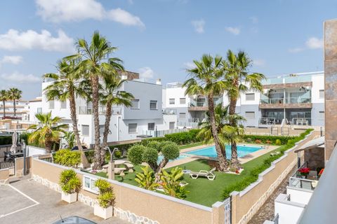 Casa de pueblo en Punta Prima, Alicante, Punta Prima - € 360.000 | Ref: R11989 - photo 1