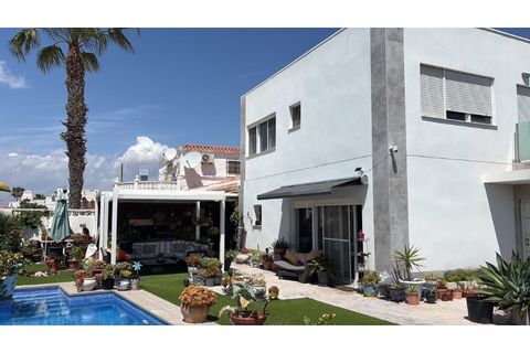 Villa i La Torreta, Alicante, La Torreta - € 465.000 | Ref: MLSC1639556 - foto 1
