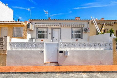 Rækkehus i La Marina, Alicante, La Marina - € 129.950 | Ref: NP: 885 - foto 1