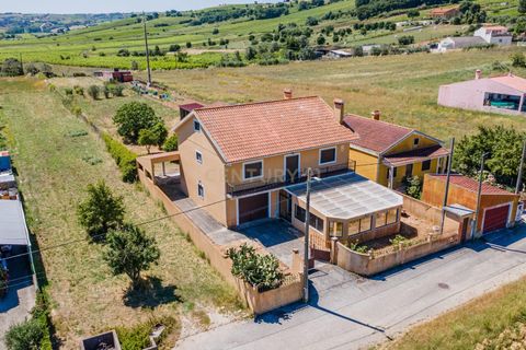 Villa i Alenquer, Lisbon, Alenquer - € 375.000 | Ref: C0364-06068 - foto 1