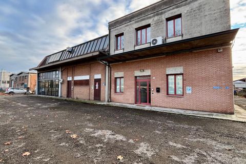 Erhvervsejendom i Soliera, Modena, Soliera - € 750.000 | Ref: U 158 - foto 1
