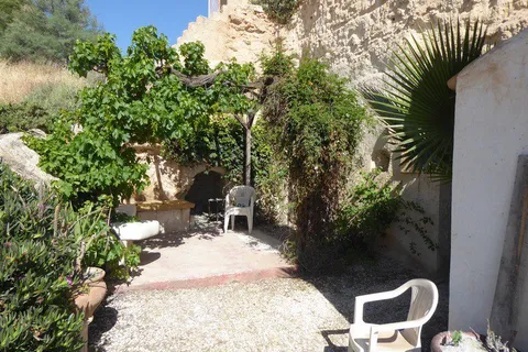 Cave house in La Alqueria, Granada - photo 5
