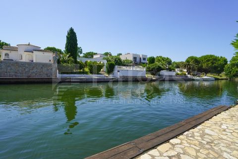 Villa i Empuriabrava, Gerona, Empuriabrava - € 890.000 | Ref: 508 - foto 5
