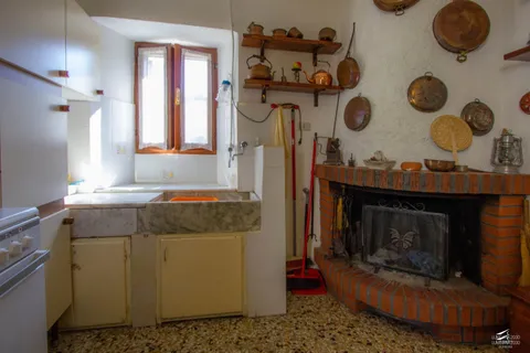 Landejendom i Comano, Massa and Carrara, Comano - € 40.000 | Ref: 1009 - foto 3