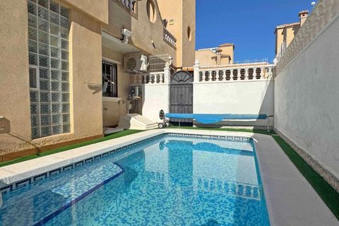 Rækkehus i Orihuela Costa, Alicante, Orihuela Costa - € 269.000 | Ref: MOVE-324-D/13477 - foto 2