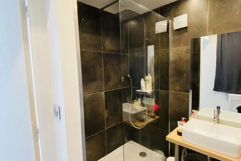 Apartament a Marseille, Bouches-du-Rhone, Marseille - € 1.010/mes | Ref: 87113909 - foto 6