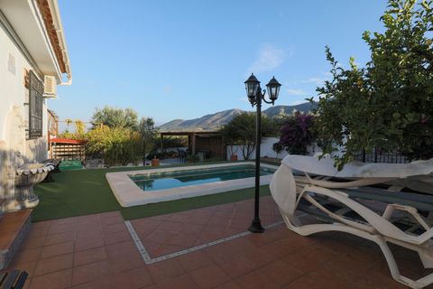 Landejendom i Albunuelas, Granada, Albunuelas - € 295.000 | Ref: GR3962/8251 - foto 1