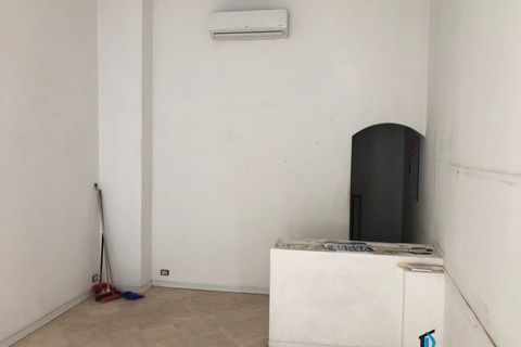 L'establiment comercial a Terni, Terni, Terni - € 350/mes | Ref: NOT-1802 - foto 2