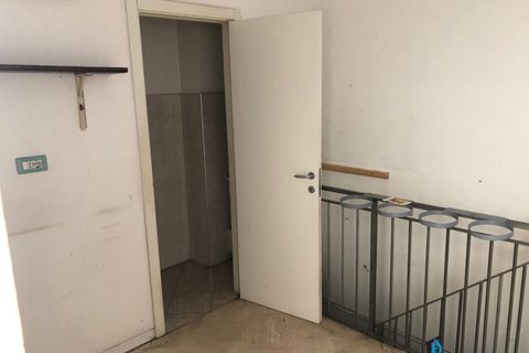 L'establiment comercial a Terni, Terni, Terni - € 350/mes | Ref: NOT-1802 - foto 4