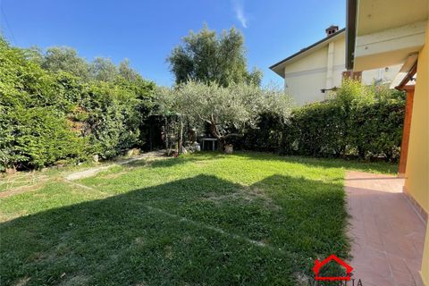 Villa a Massa, Massa and Carrara, Massa - € 1.200/mes | Ref: TZN 86 - foto 3