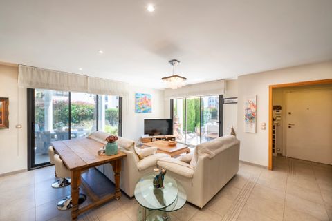 Lejlighed i Saint-Raphaël, Var, Saint-Raphaël - € 795.000 | Ref: 12951 - foto 2