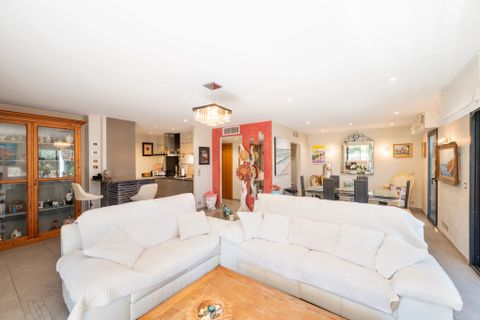 Lejlighed i Saint-Raphaël, Var, Saint-Raphaël - € 795.000 | Ref: 12951 - foto 3