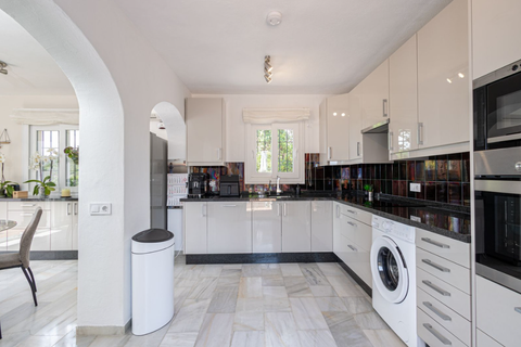 Villa a Estepona, Malaga, Estepona - € 850.000 | Ref: BLXR-1348 - foto 7