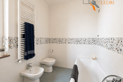 Villa i Bardolino, Verona, Bardolino - € 1.680.000 | Ref: LL246 - foto 13