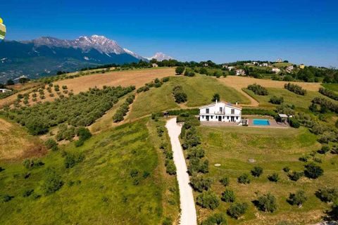 Villa i Penne, Pescara, Penne - € 540.000 | Ref: EL1167-1372626 - foto 11