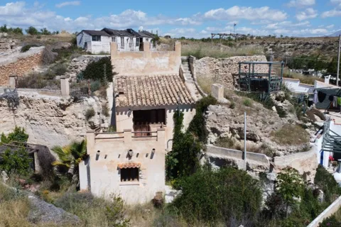 Cave house in Galera, Granada - photo 1