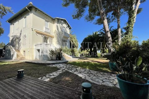 Villa i Antibes, Alpes-Maritimes, Antibes - € 2.499.000 | Ref: 7282556 - foto 2