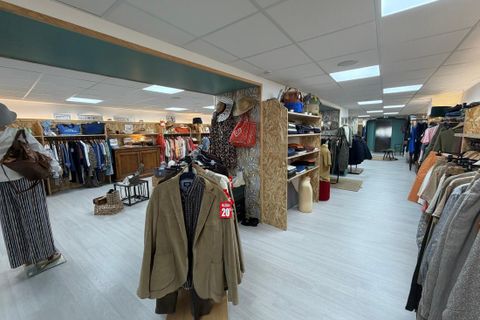 L'establiment comercial a Thones, Haute-Savoie, Thones - € 170.000 | Ref: FXXZ-A3O-EEP - foto 8