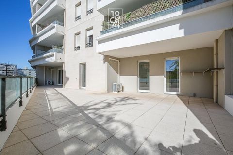 Leilighet i Marseille, Bouches-du-Rhone, Marseille - € 420 000 | Ref: OJ9C-O52-U0C - foto 2