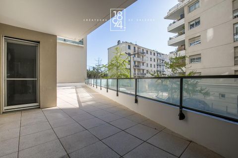 Leilighet i Marseille, Bouches-du-Rhone, Marseille - € 420 000 | Ref: OJ9C-O52-U0C - foto 4