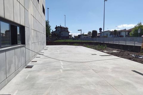 L'establiment comercial a Rivolta d'Adda, Cremona, Rivolta d'Adda - € 3.000/mes | Ref: 33961 - foto 3