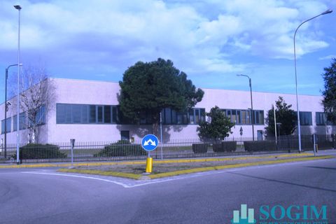 Erhvervsejendom i Arcore, Monza and Brianza, Arcore - € 13.500.000 | Ref: MO533982 - foto 12